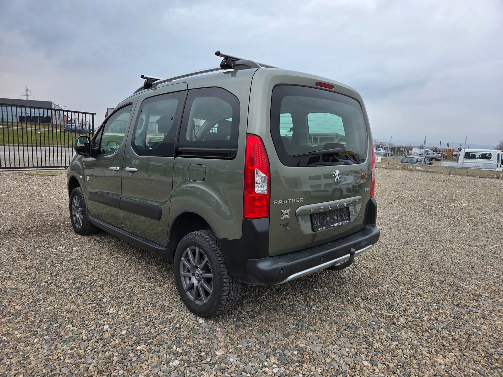 Peugeot Partner 1.6HDI-Klimatronik-4x4-Dangel !!!, снимка 5 - Автомобили и джипове - 53891387