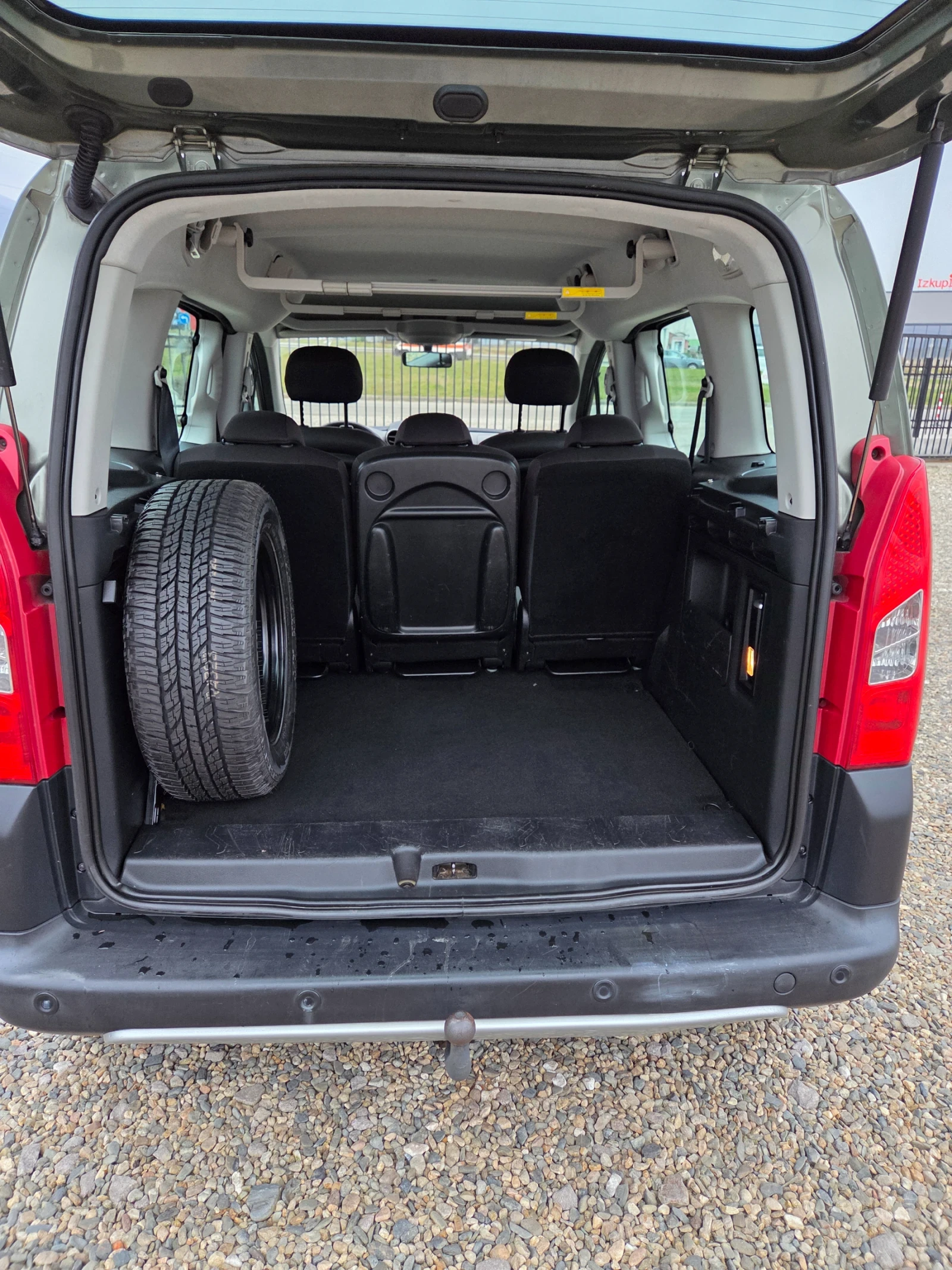 Peugeot Partner 1.6HDI-Klimatronik-4x4-Dangel !!!, снимка 13 - Автомобили и джипове - 53891387