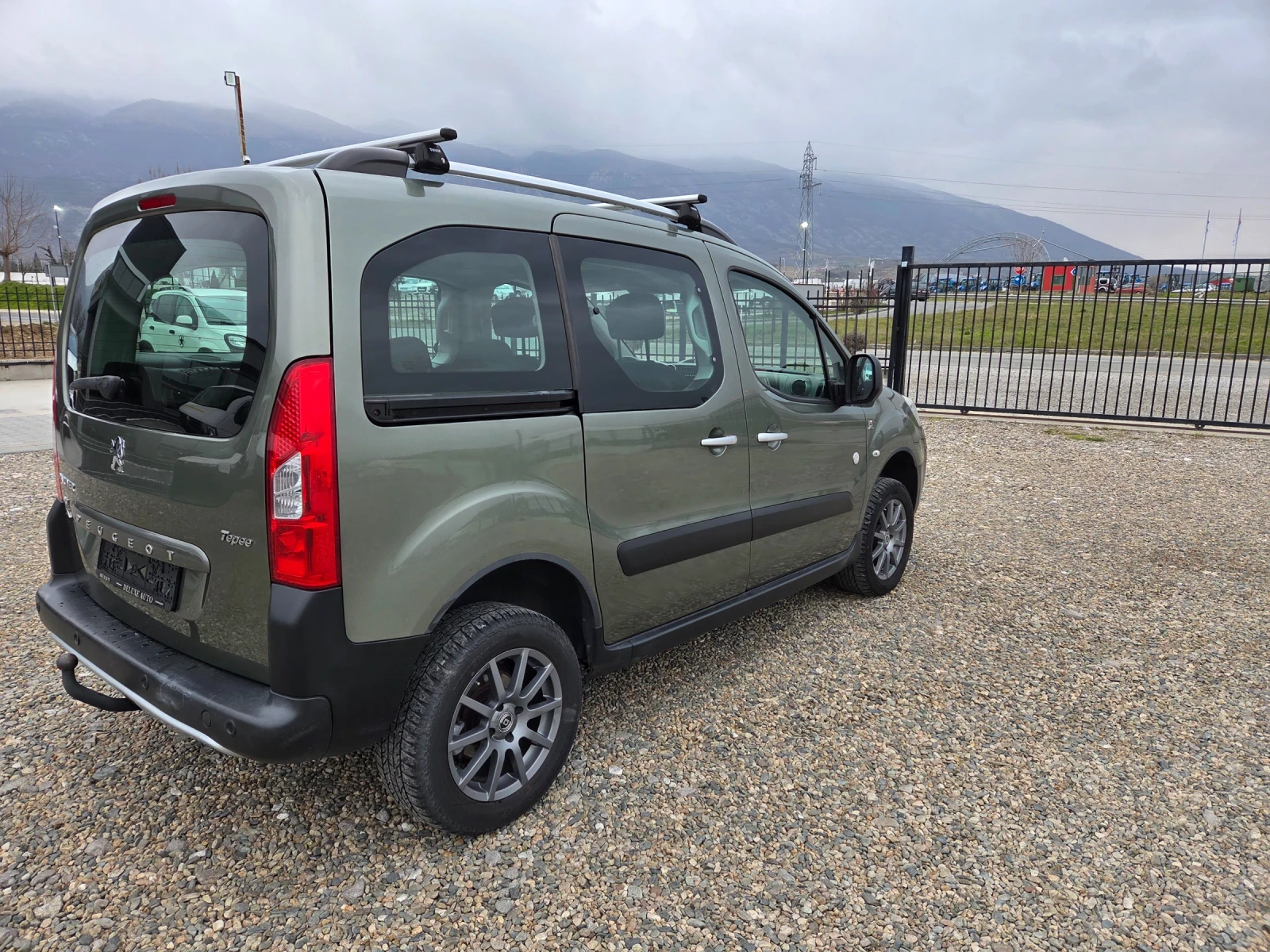 Peugeot Partner 1.6HDI-Klimatronik-4x4-Dangel !!!, снимка 7 - Автомобили и джипове - 53891387