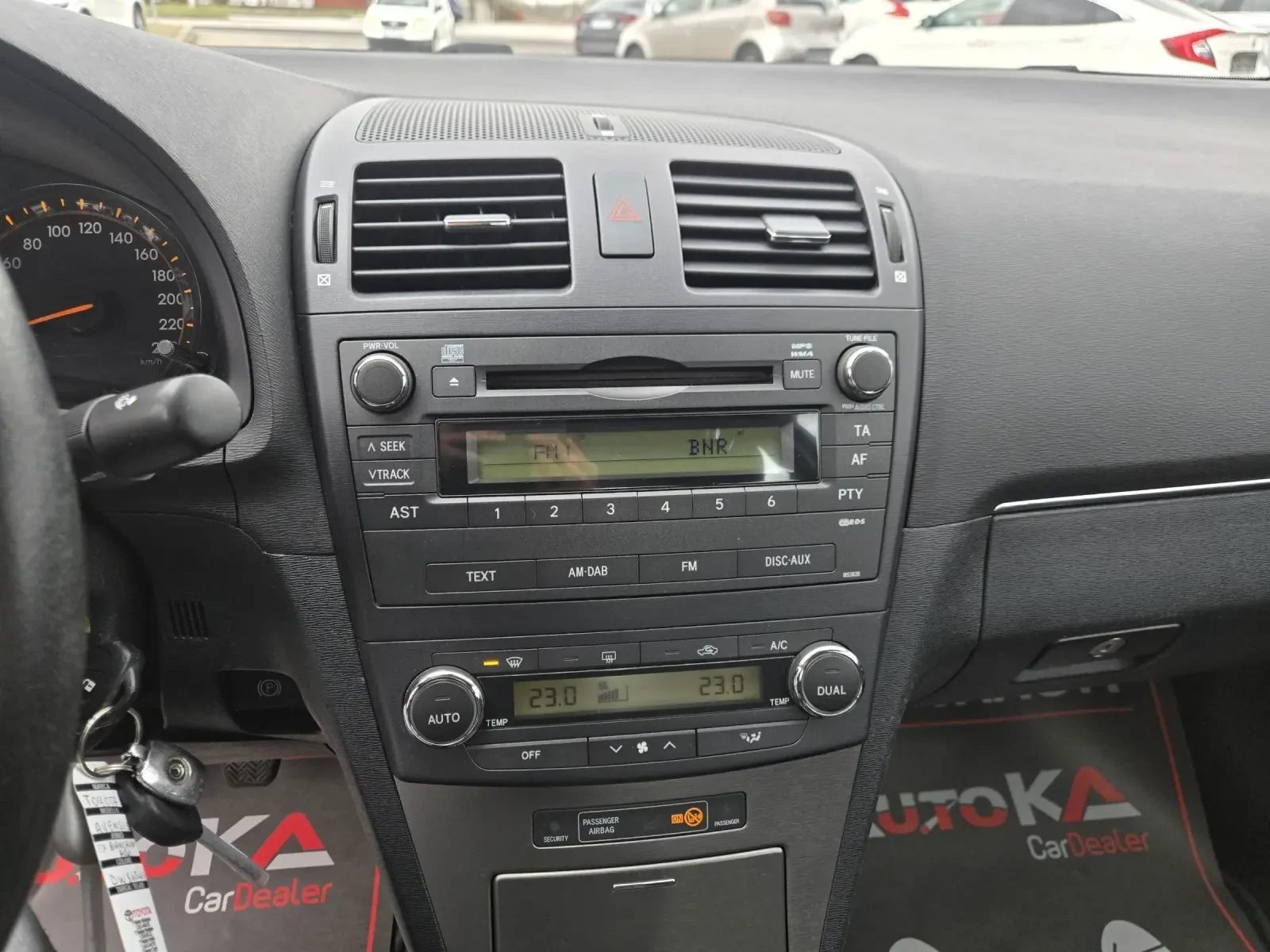 Toyota Avensis 2.0D4d-126кс= 6СК= КЛИМАТРОНИК= СЕРВ.ИСТОРИЯ, снимка 16 - Автомобили и джипове - 54031637