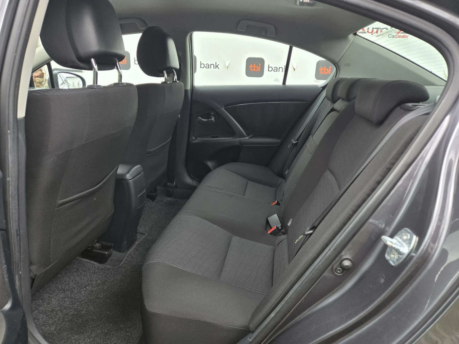 Toyota Avensis 2.0D4d-126кс= 6СК= КЛИМАТРОНИК= СЕРВ.ИСТОРИЯ, снимка 9 - Автомобили и джипове - 54031637