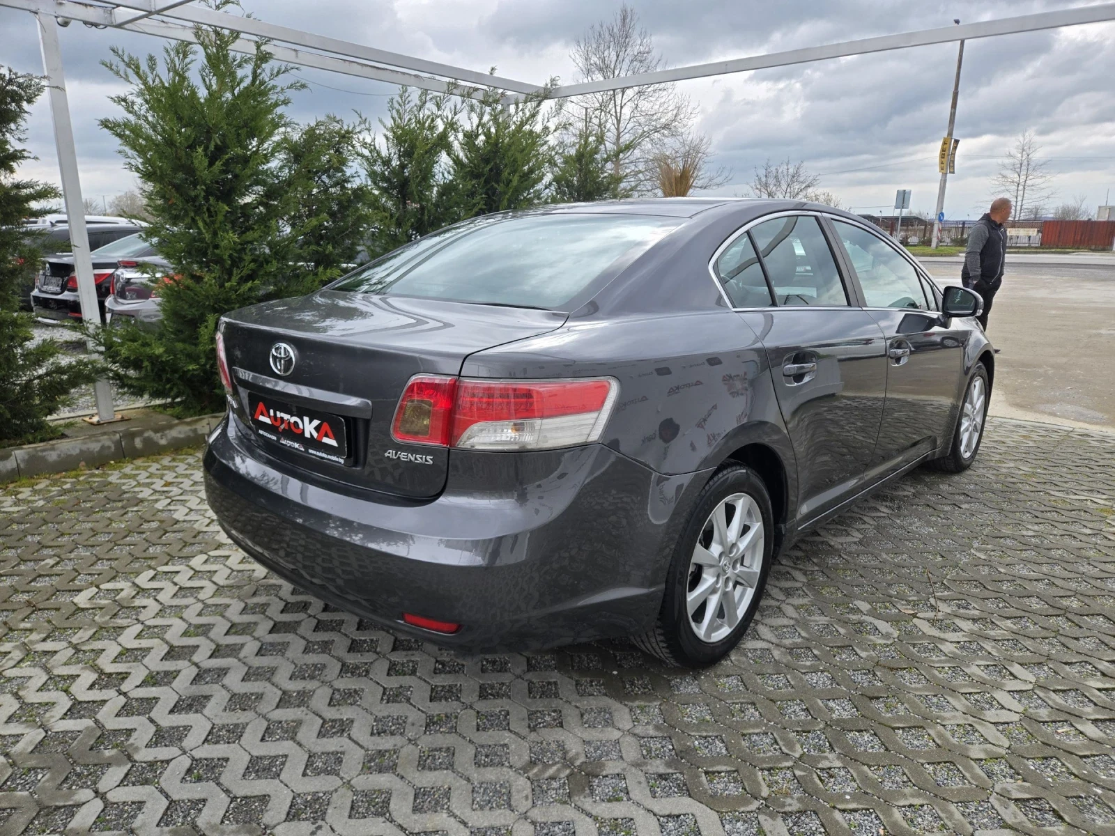 Toyota Avensis 2.0D4d-126кс= 6СК= КЛИМАТРОНИК= СЕРВ.ИСТОРИЯ, снимка 3 - Автомобили и джипове - 54031637