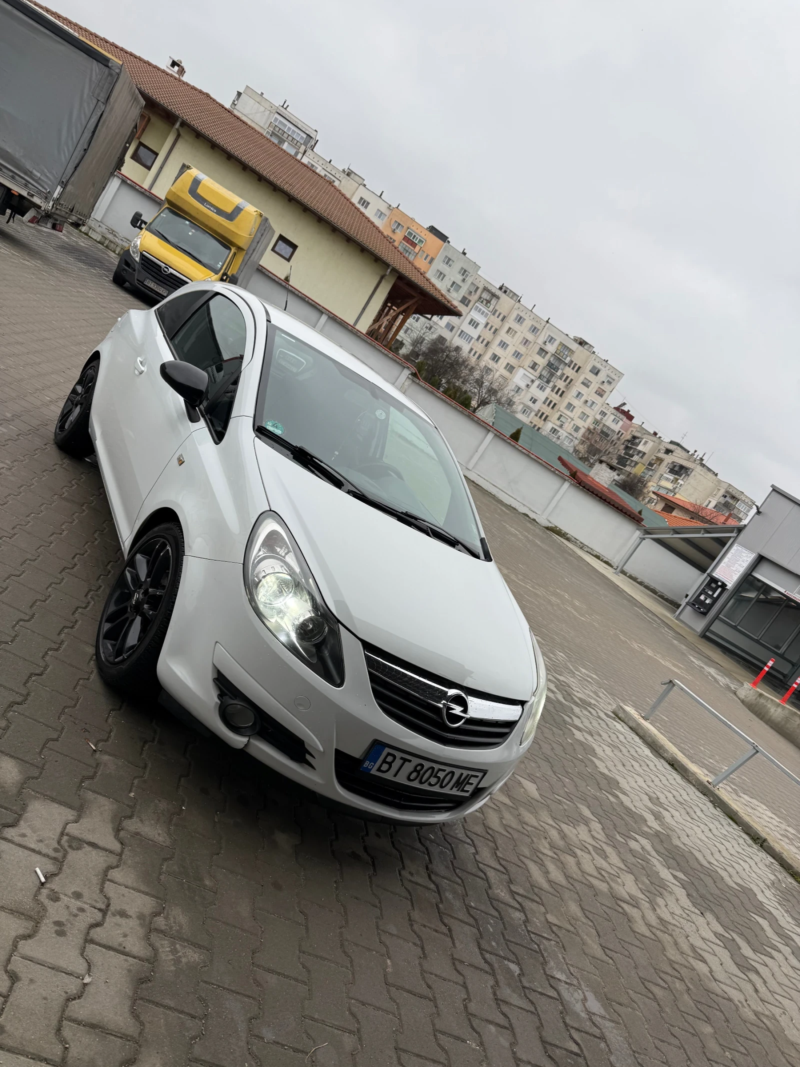 Opel Corsa, снимка 2 - Автомобили и джипове - 54039953