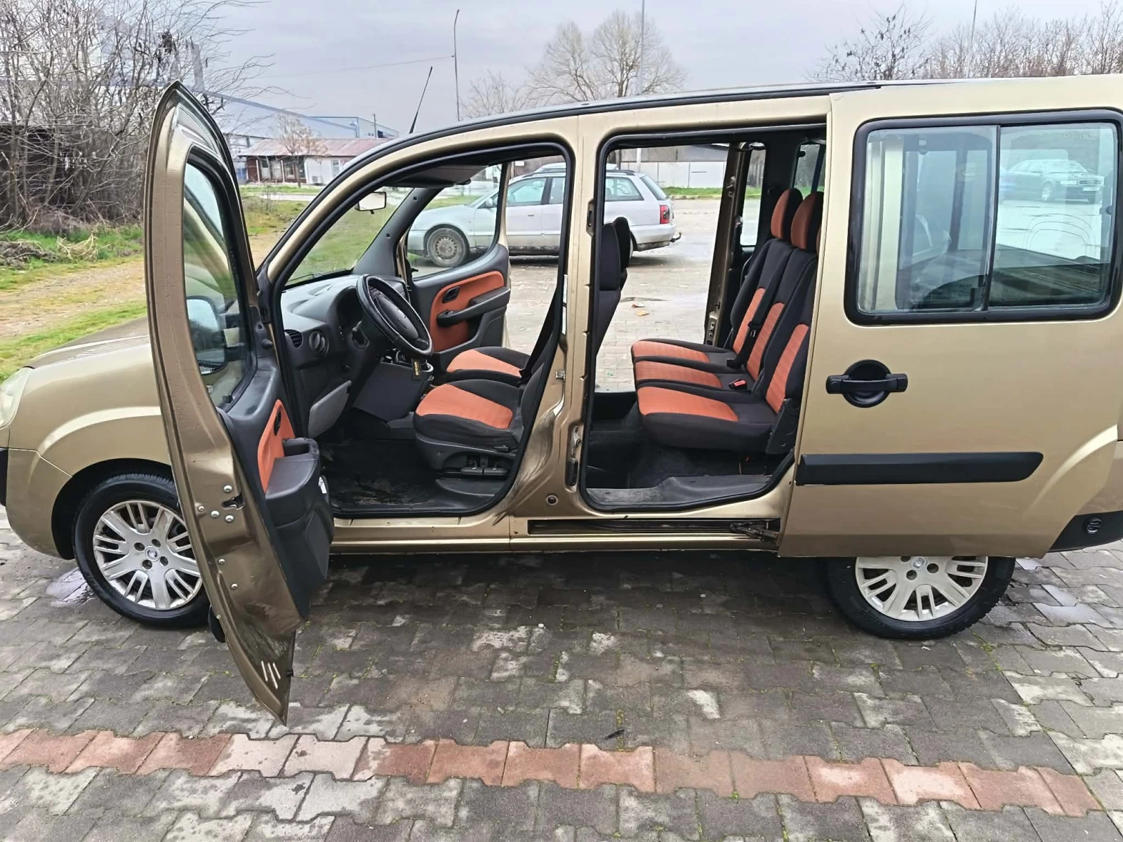 Fiat Doblo 1.4 газ/бензин, снимка 8 - Автомобили и джипове - 54085641
