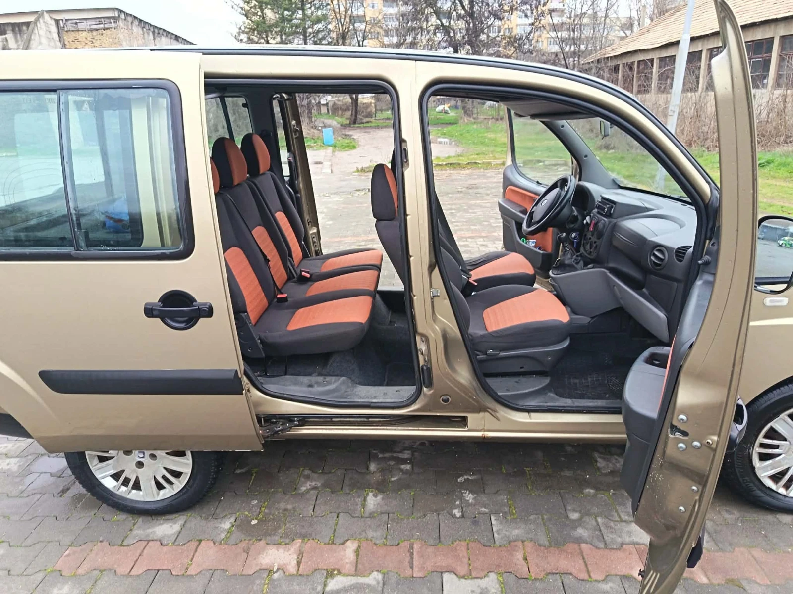 Fiat Doblo 1.4 газ/бензин, снимка 9 - Автомобили и джипове - 54085641