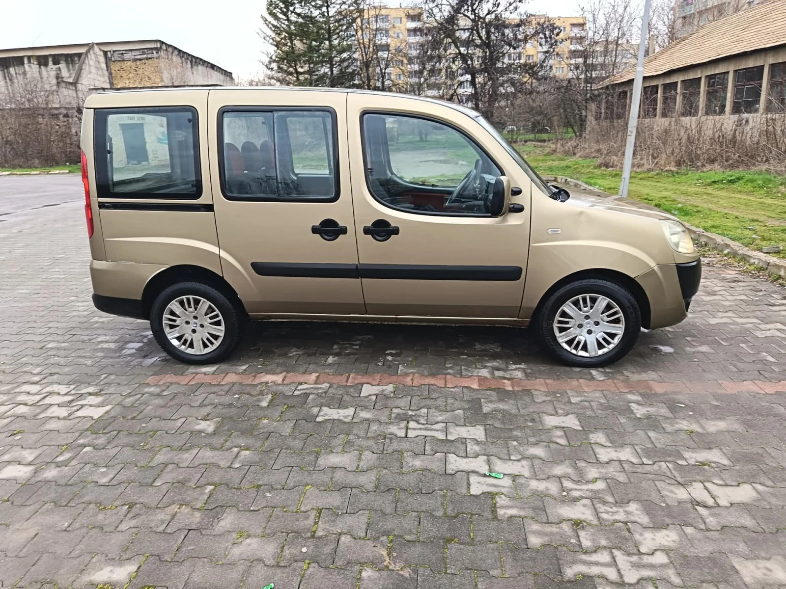 Fiat Doblo 1.4 газ/бензин, снимка 5 - Автомобили и джипове - 54085641