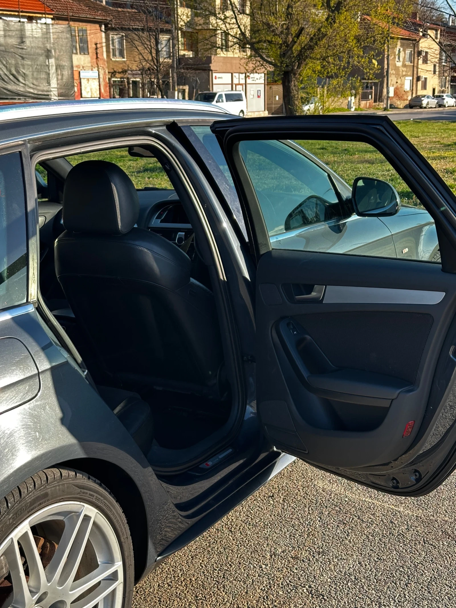 Audi A4 2.0 TDI, снимка 8 - Автомобили и джипове - 54100980