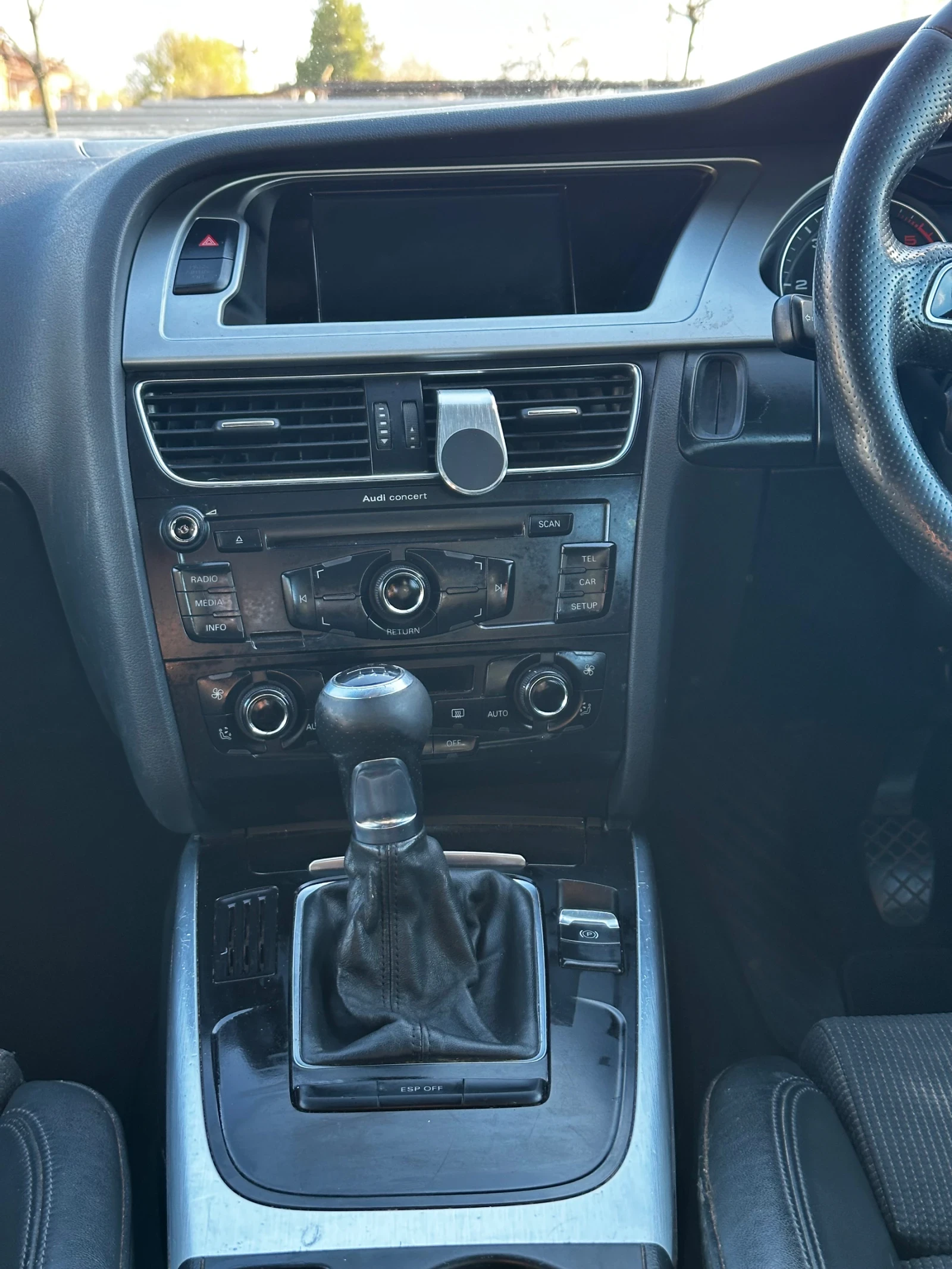 Audi A4 2.0 TDI, снимка 13 - Автомобили и джипове - 54100980