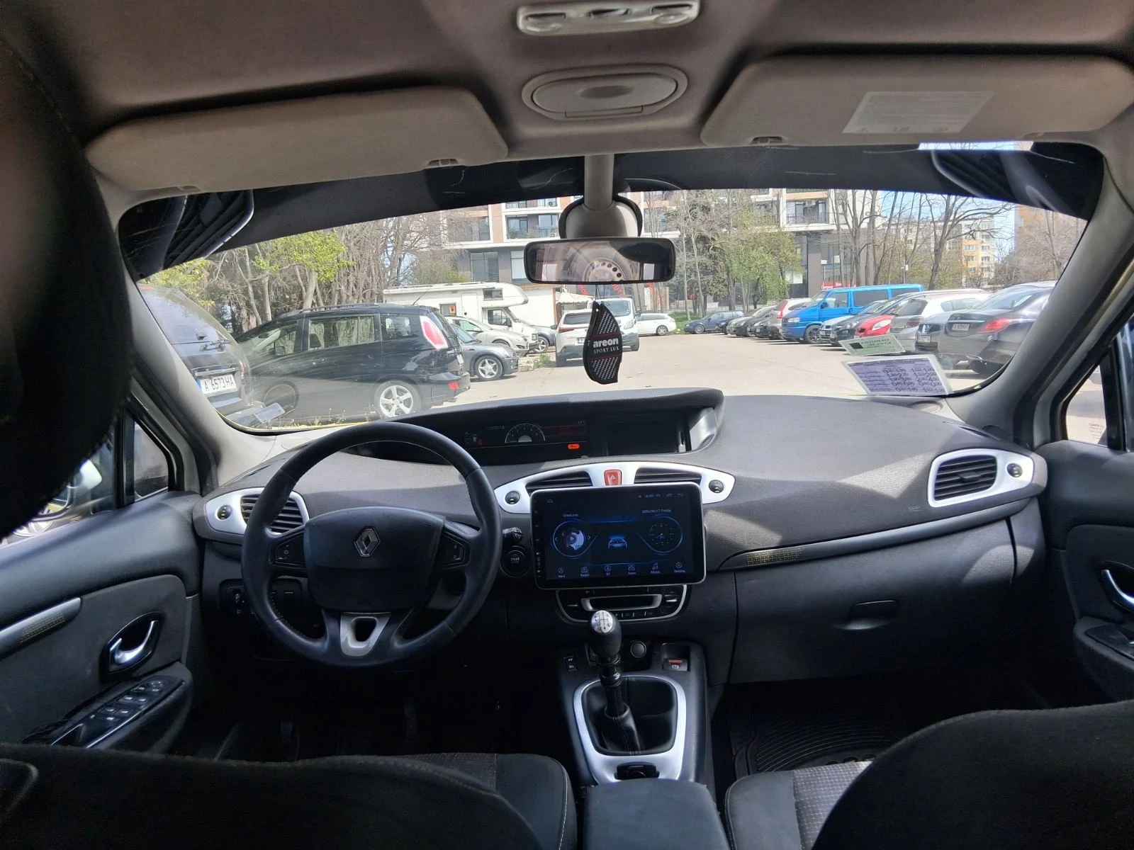 Renault Grand scenic 1.9, снимка 7 - Автомобили и джипове - 54227015