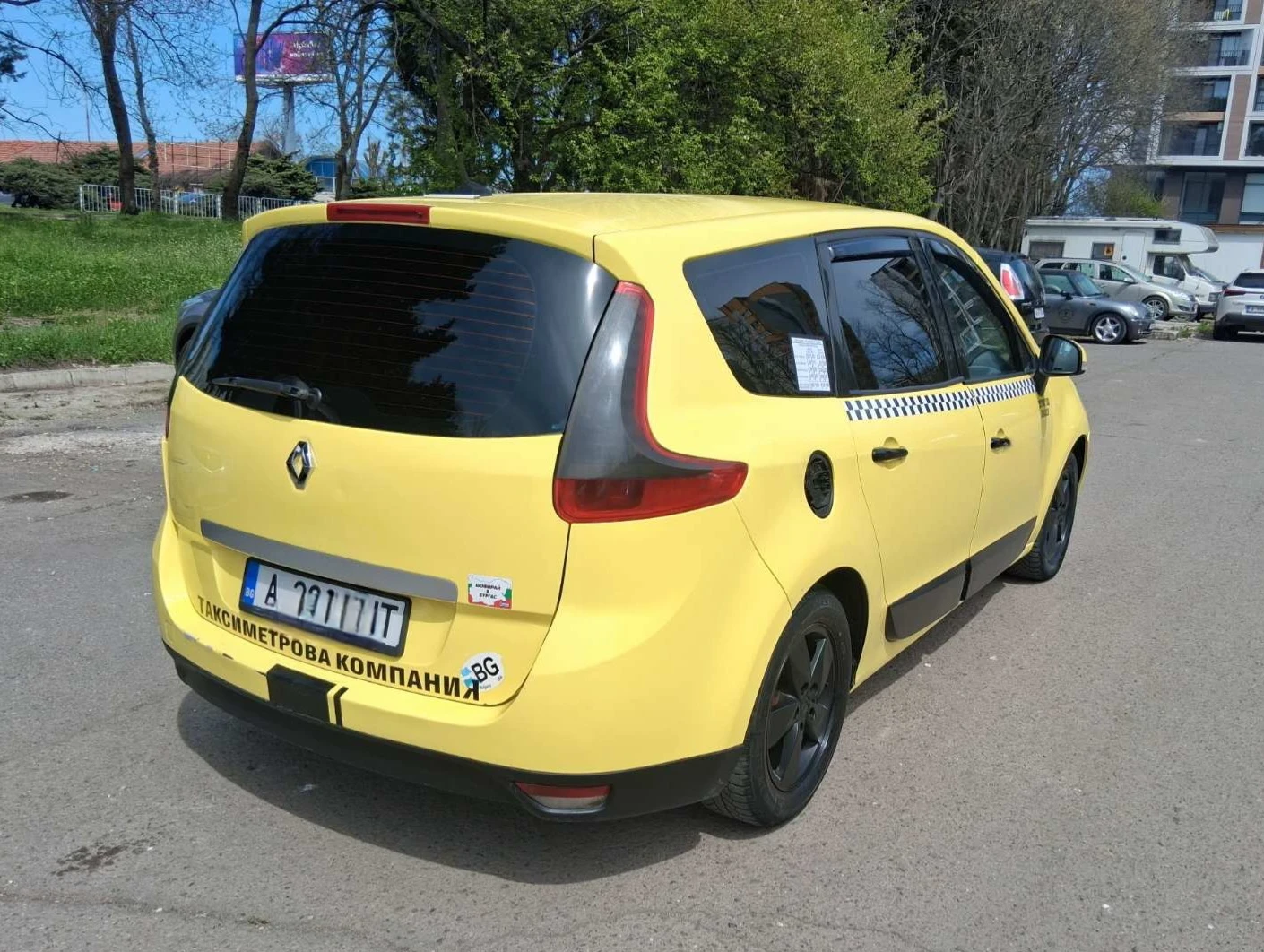 Renault Grand scenic 1.9, снимка 6 - Автомобили и джипове - 54227015