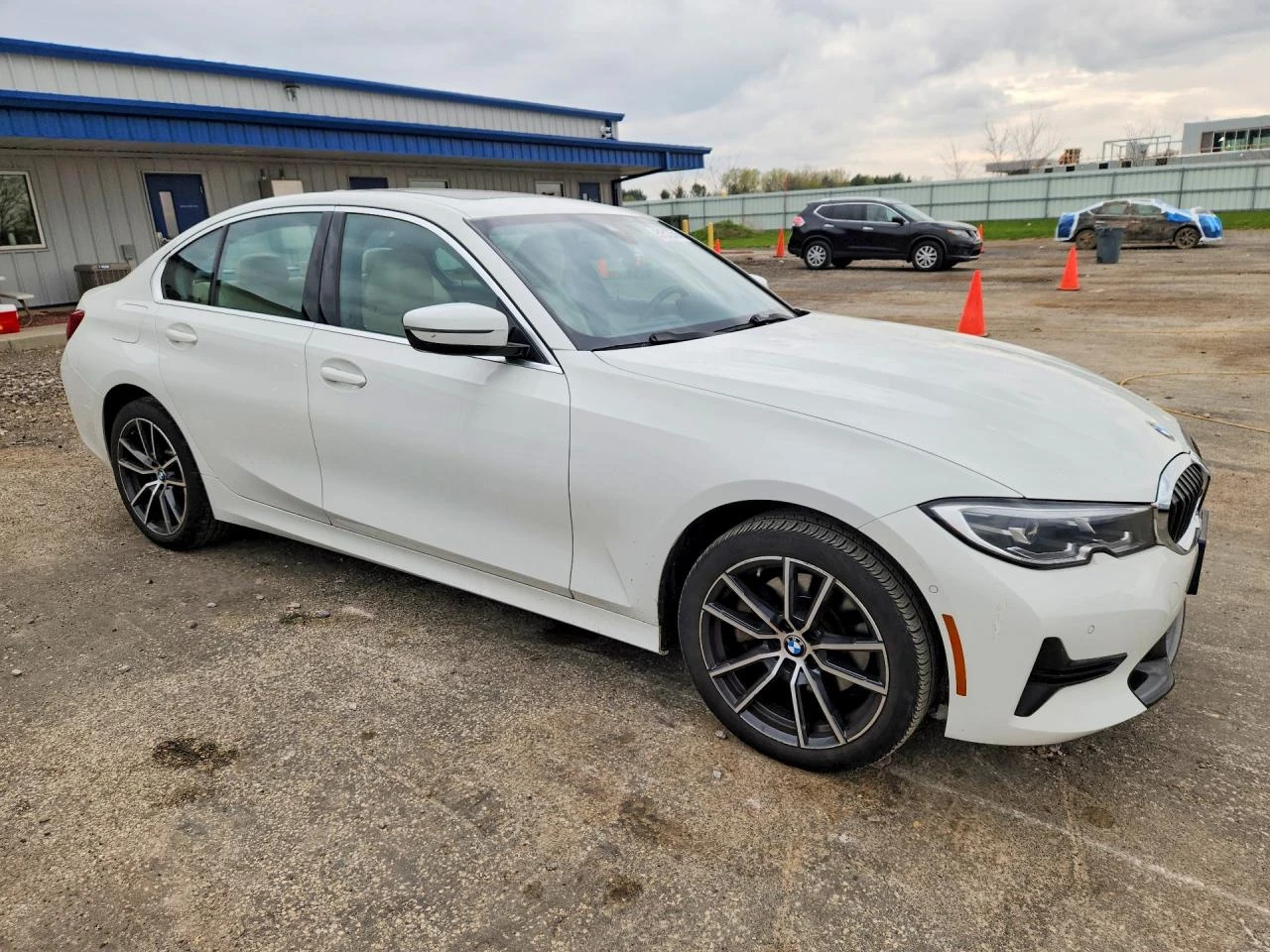 BMW 330 2.0l Xi, снимка 4 - Автомобили и джипове - 54417330