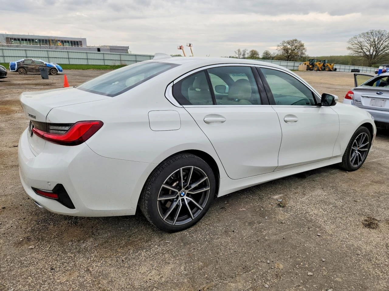 BMW 330 2.0l Xi, снимка 3 - Автомобили и джипове - 54417330