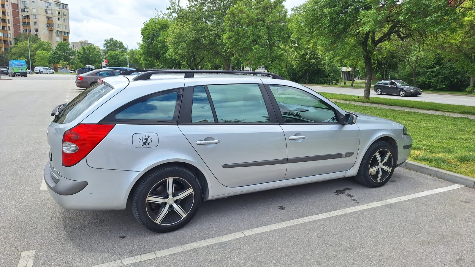 Renault Laguna, снимка 3 - Автомобили и джипове - 54585199