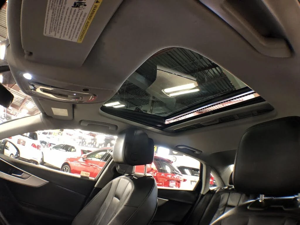 Audi A4 * Quattro* ПАНО* KEYLESS* Camera* ПОДГРЕВ* , снимка 9 - Автомобили и джипове - 55642994