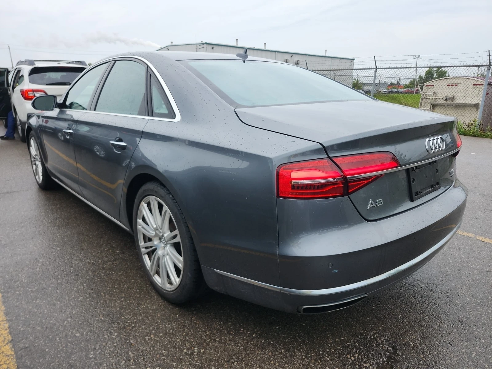 Audi A8 * 4dr Sdn 4.0t * CARFAX * ЦЕНА ДО БГ, снимка 6 - Автомобили и джипове - 56074795