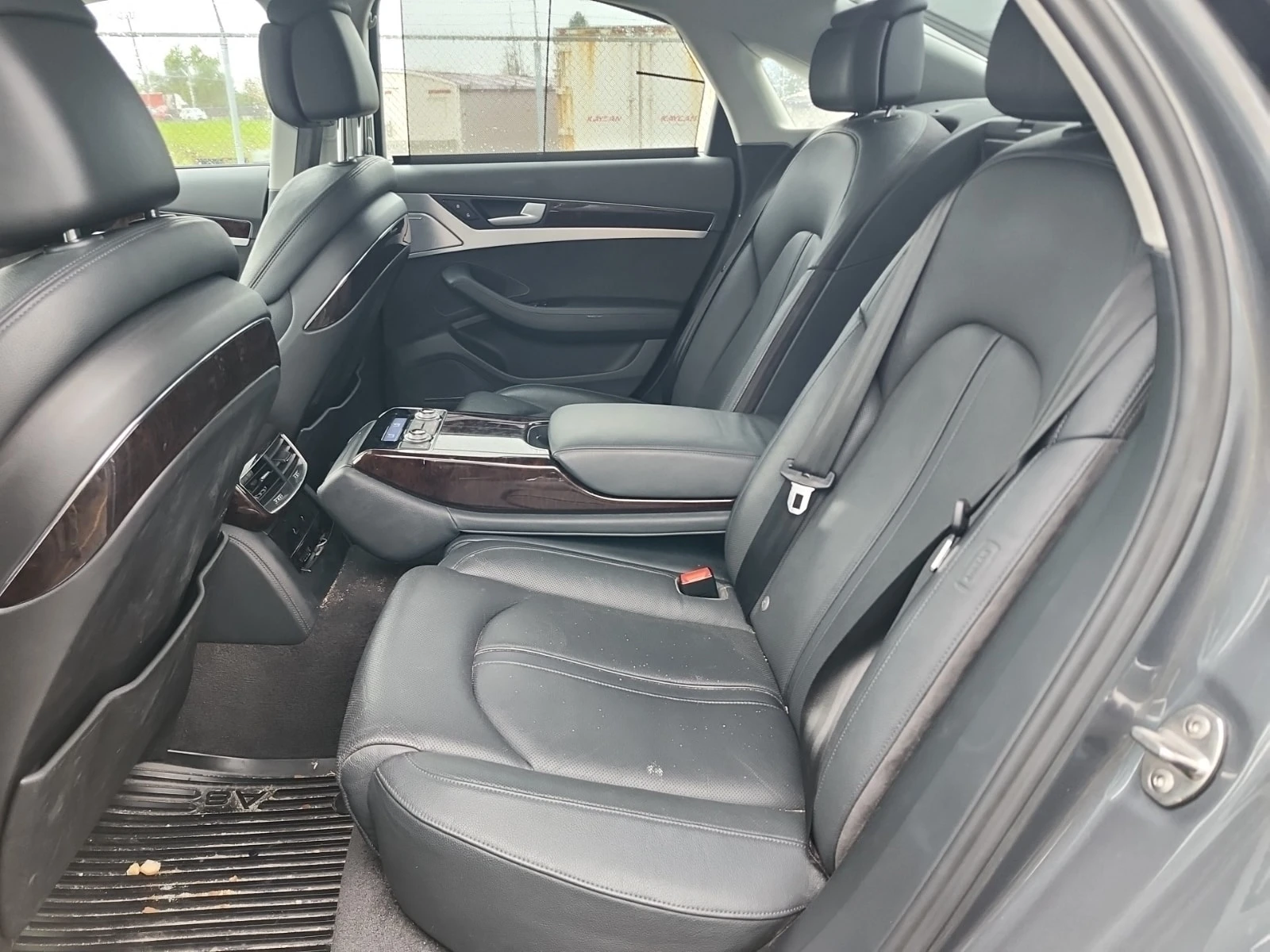 Audi A8 * 4dr Sdn 4.0t * CARFAX * ЦЕНА ДО БГ, снимка 12 - Автомобили и джипове - 56074795