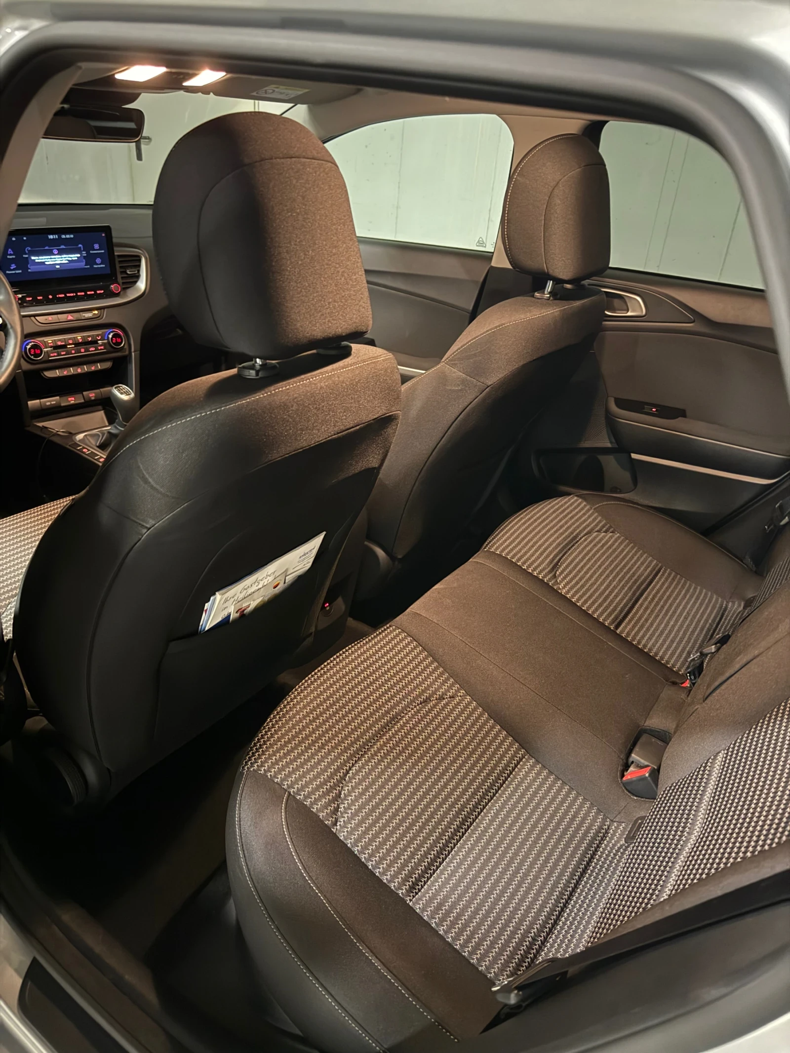 Kia Ceed, снимка 8 - Автомобили и джипове - 56339780