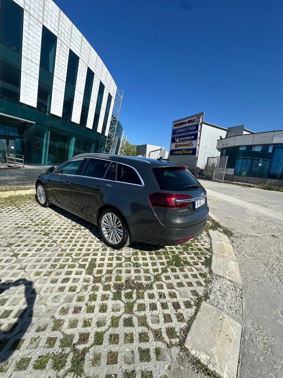 Opel Insignia Перфектен, снимка 2 - Автомобили и джипове - 56528794