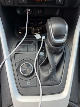Toyota Rav4 SE 2.5 Hybrid / Малко км / Подгрев/ Дистроник, снимка 14