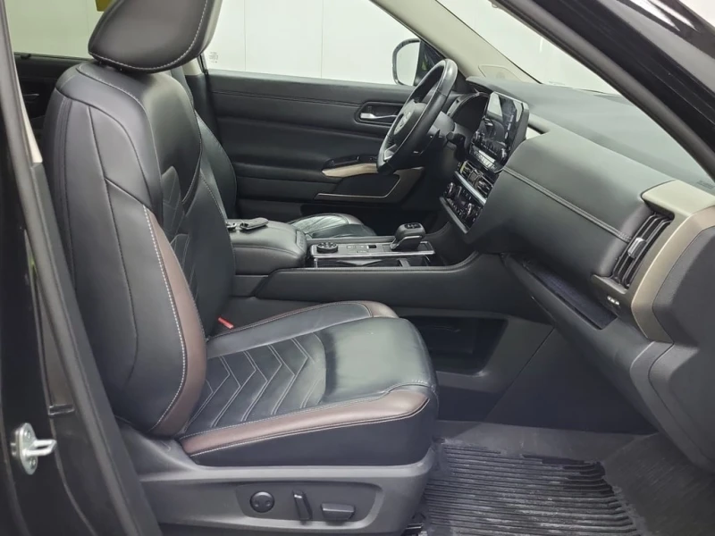 Nissan Pathfinder * Platinum * CARFAX * БЕЗ ПЪРВОНАЧАЛНА ВНОСКА, снимка 12 - Автомобили и джипове - 53188142