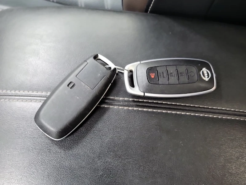 Nissan Pathfinder * Platinum * CARFAX * БЕЗ ПЪРВОНАЧАЛНА ВНОСКА, снимка 14 - Автомобили и джипове - 53188142