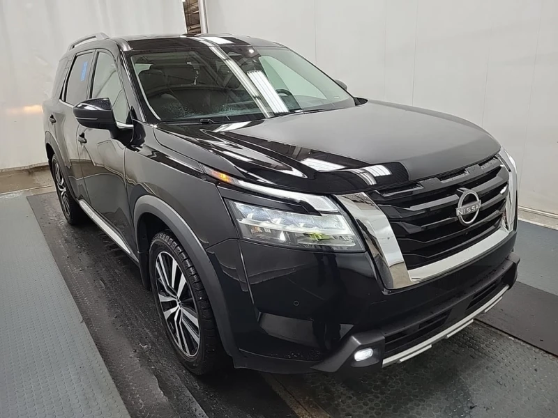 Nissan Pathfinder * Platinum * CARFAX * БЕЗ ПЪРВОНАЧАЛНА ВНОСКА, снимка 3 - Автомобили и джипове - 53188142