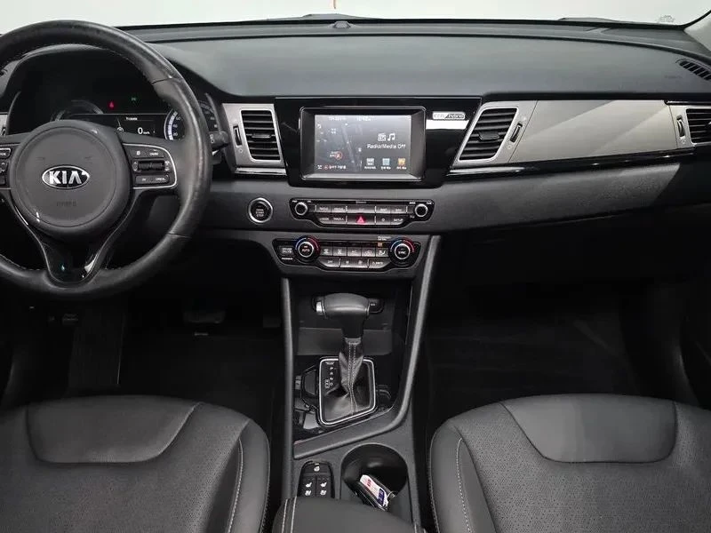 Kia Niro, снимка 7 - Автомобили и джипове - 56688437