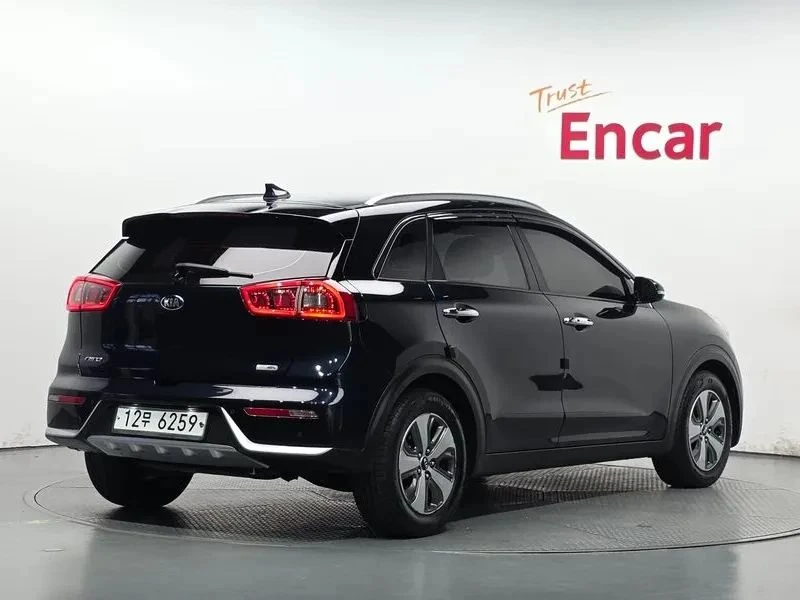 Kia Niro, снимка 2 - Автомобили и джипове - 56688437