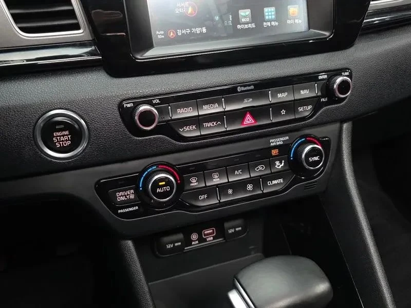 Kia Niro, снимка 17 - Автомобили и джипове - 56688437
