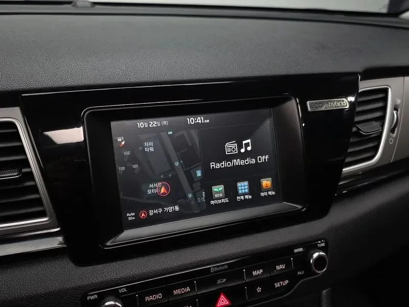 Kia Niro, снимка 15 - Автомобили и джипове - 56688437