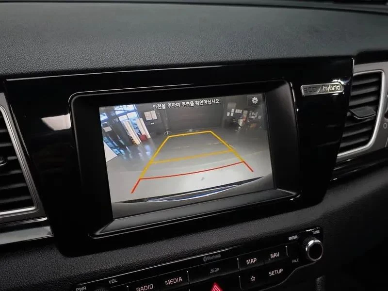 Kia Niro, снимка 16 - Автомобили и джипове - 56688437