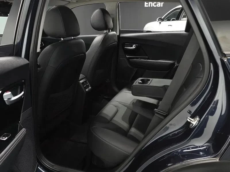 Kia Niro, снимка 11 - Автомобили и джипове - 56688437