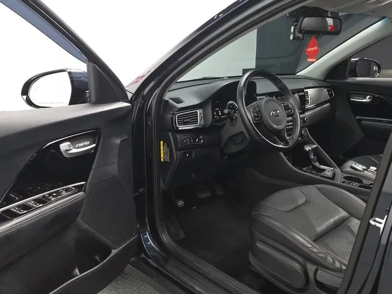 Kia Niro, снимка 10 - Автомобили и джипове - 56688437
