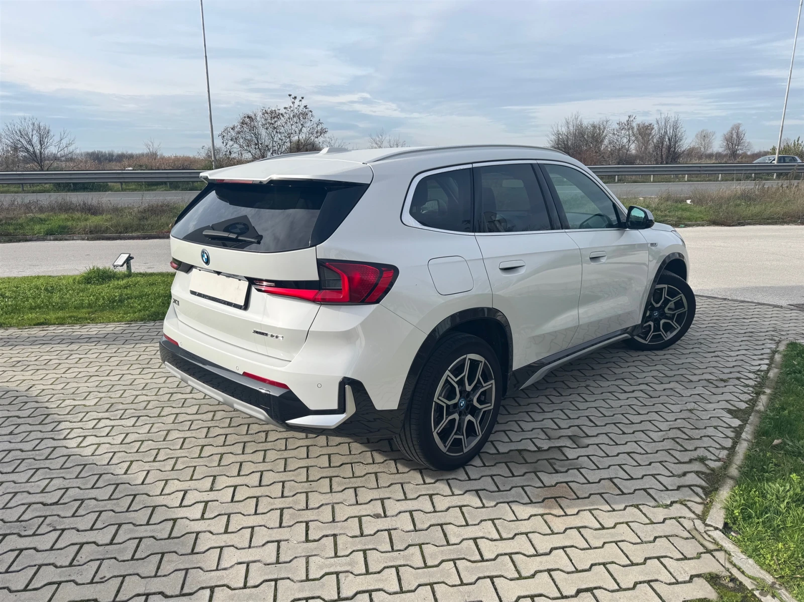 BMW X1 xDrive30e - изображение 2