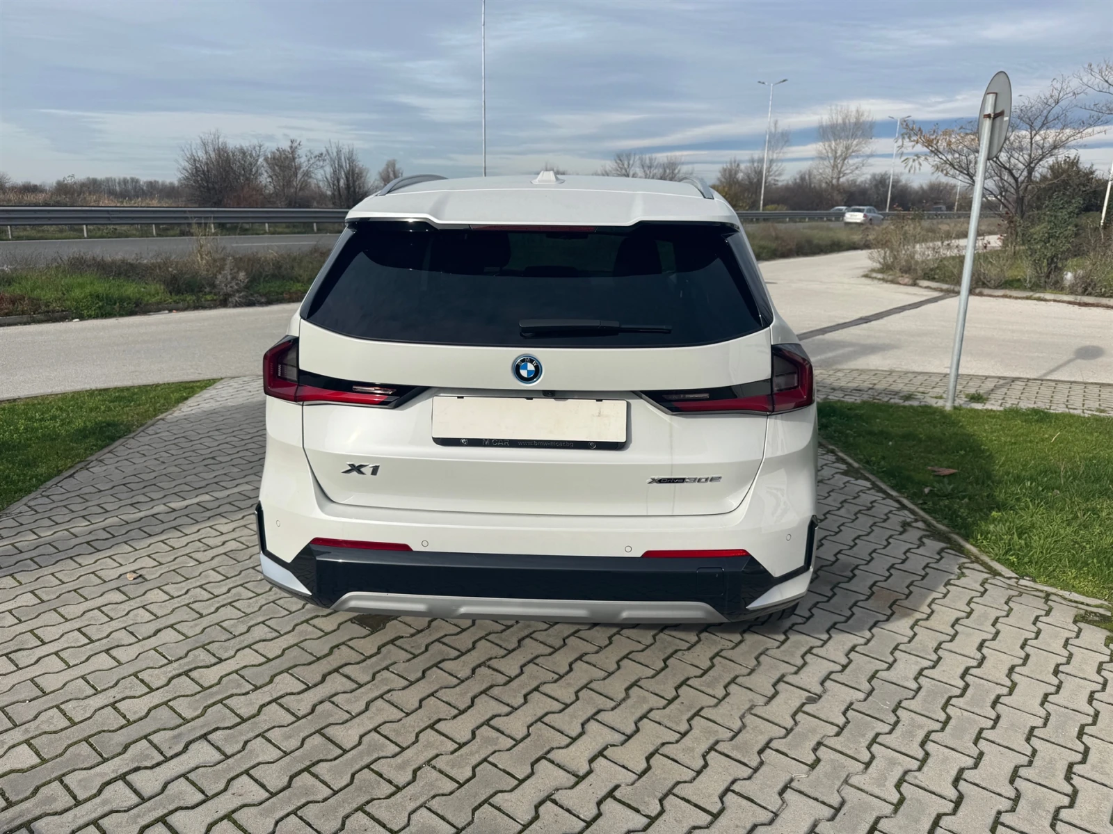 BMW X1 xDrive30e - изображение 9