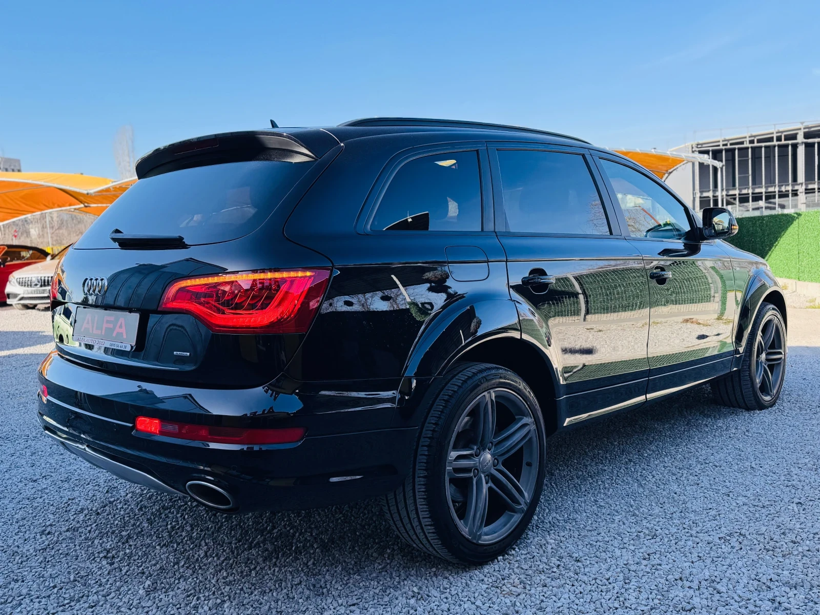 Audi Q7 W12/3.0d/8g/FULL PACKET/ПАНО+ КАМЕРА+ 7 места/ТОП/, снимка 7 - Автомобили и джипове - 53846656