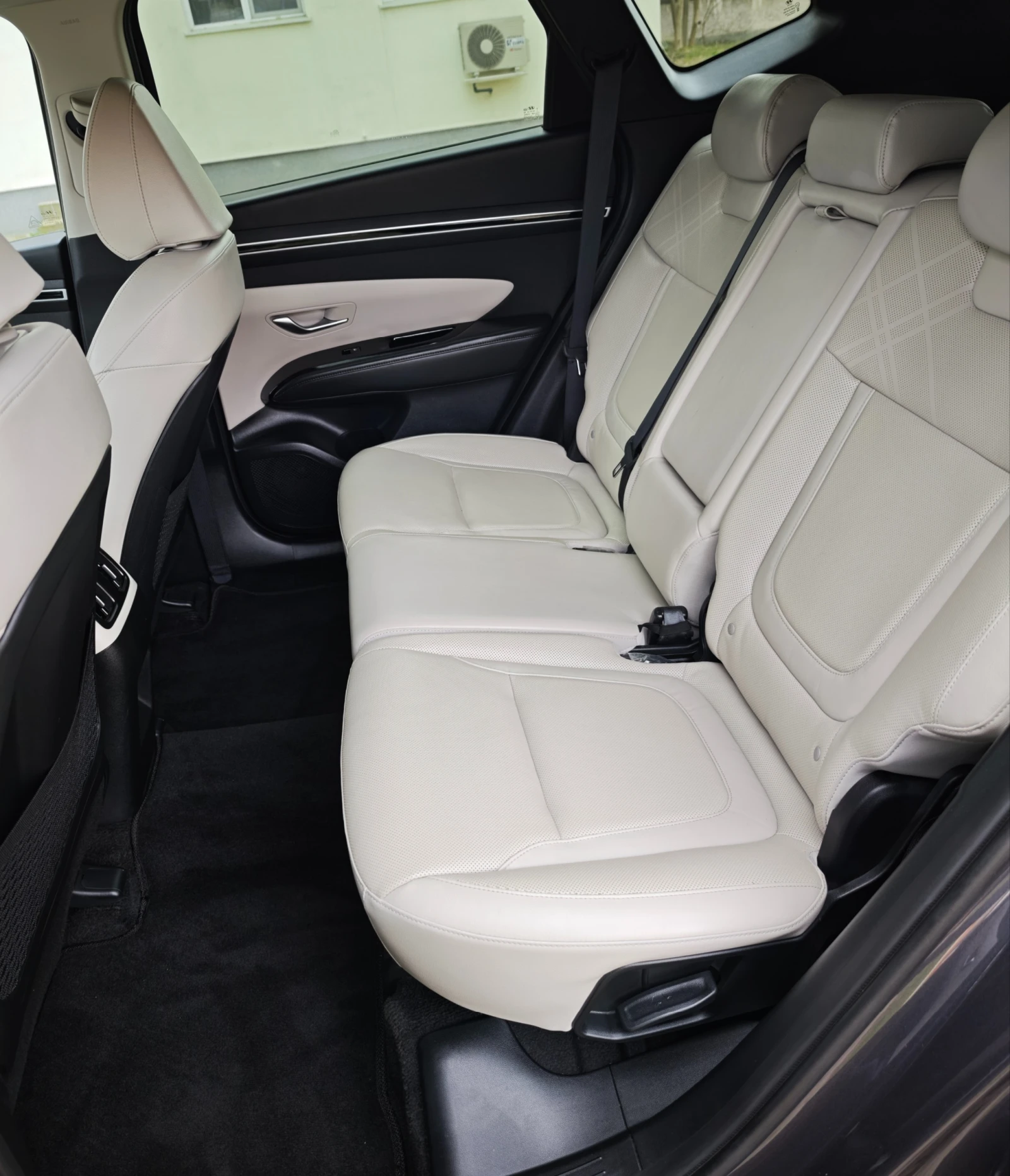 Hyundai Tucson 2.0 CRDI, снимка 17 - Автомобили и джипове - 53915619