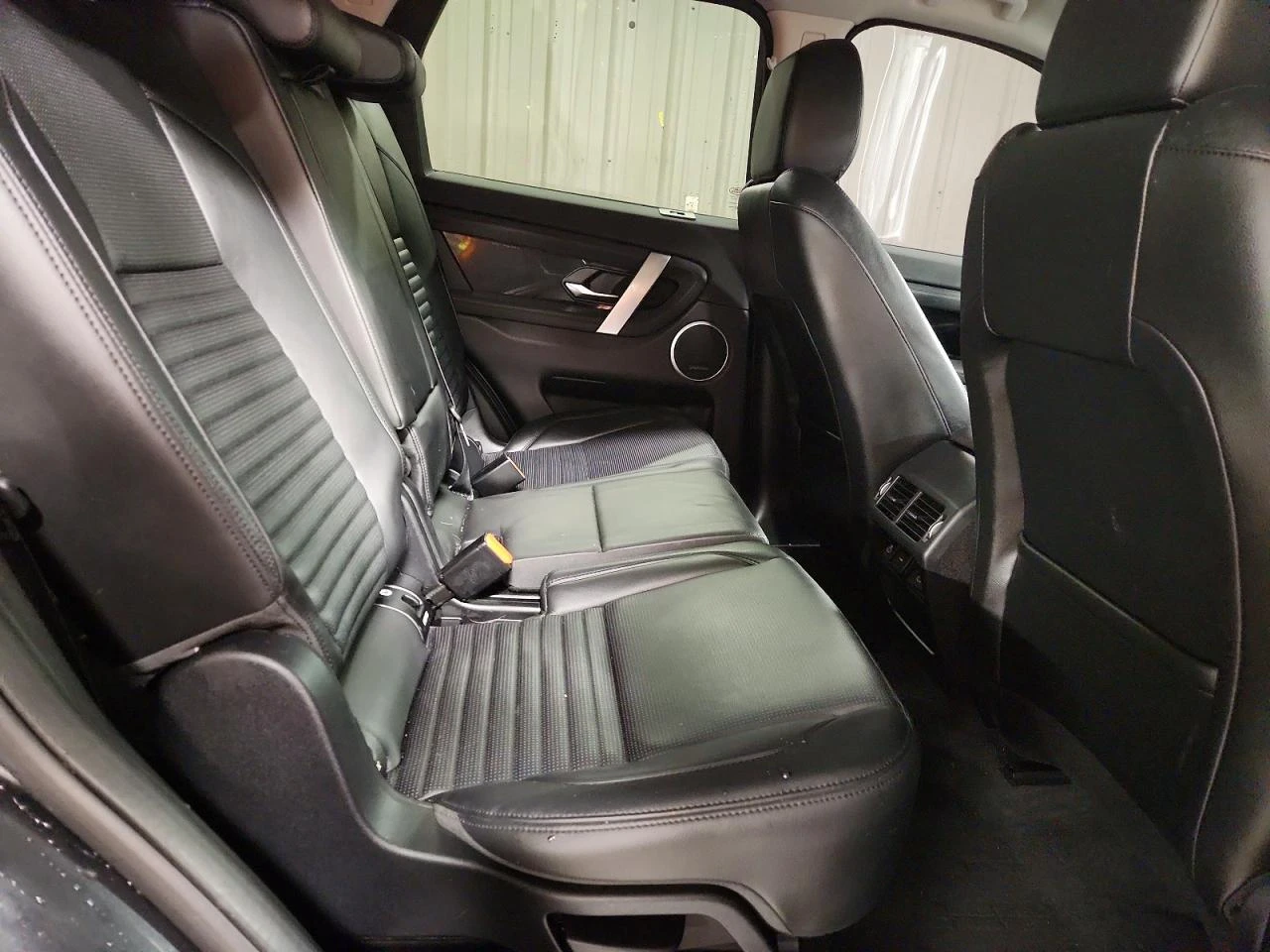 Land Rover Discovery 2.0l Sport Se, снимка 11 - Автомобили и джипове - 53938993