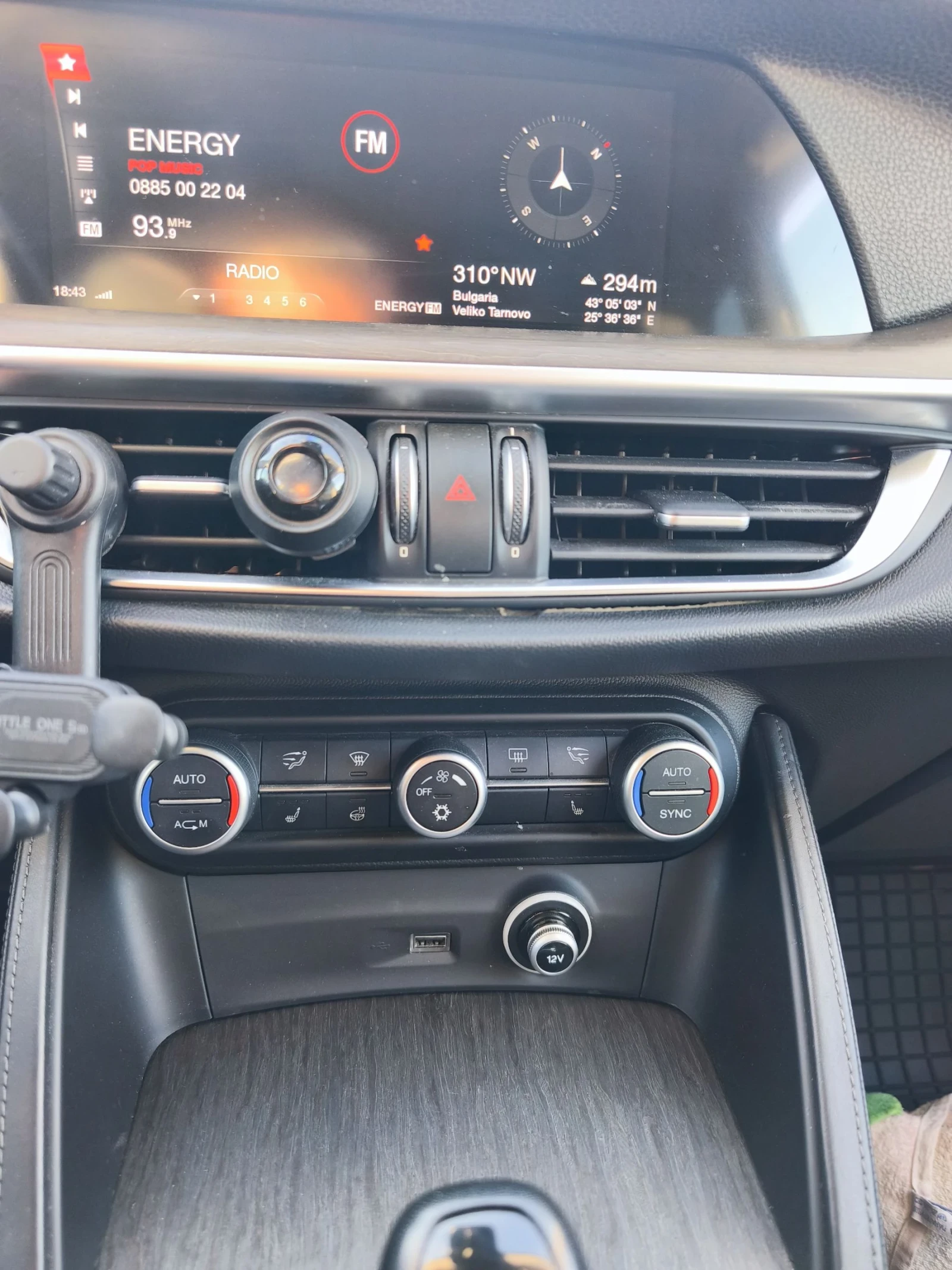 Alfa Romeo Stelvio Q4, снимка 8 - Автомобили и джипове - 54266109