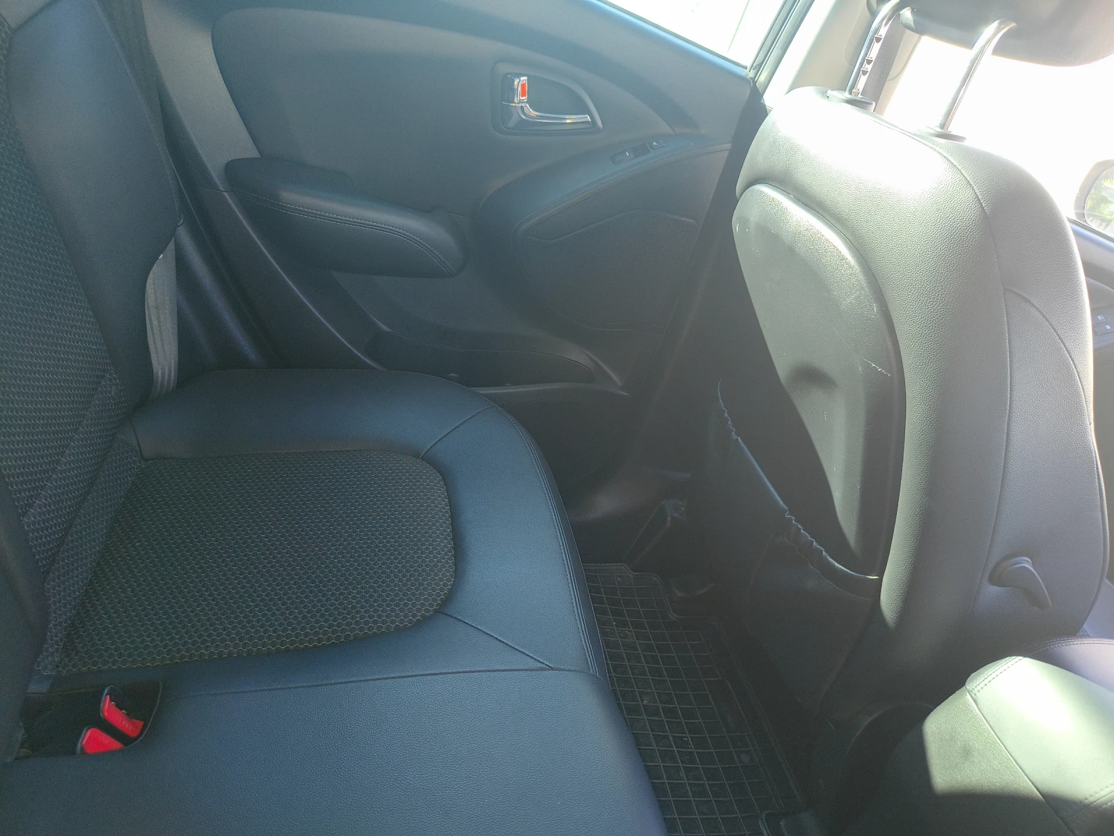 Hyundai IX35 2.0 163к.с 4х4, снимка 9 - Автомобили и джипове - 55366730