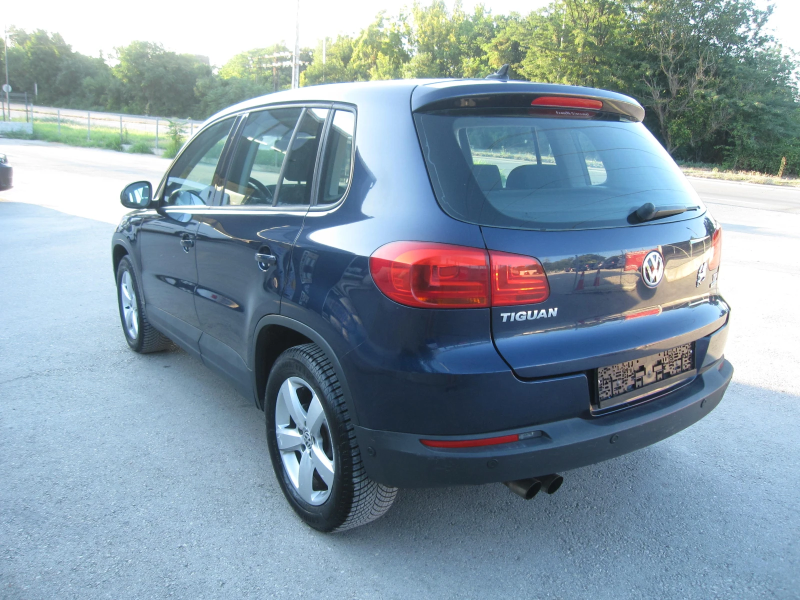 VW Tiguan 2, 0-TDI, снимка 3 - Автомобили и джипове - 55467075