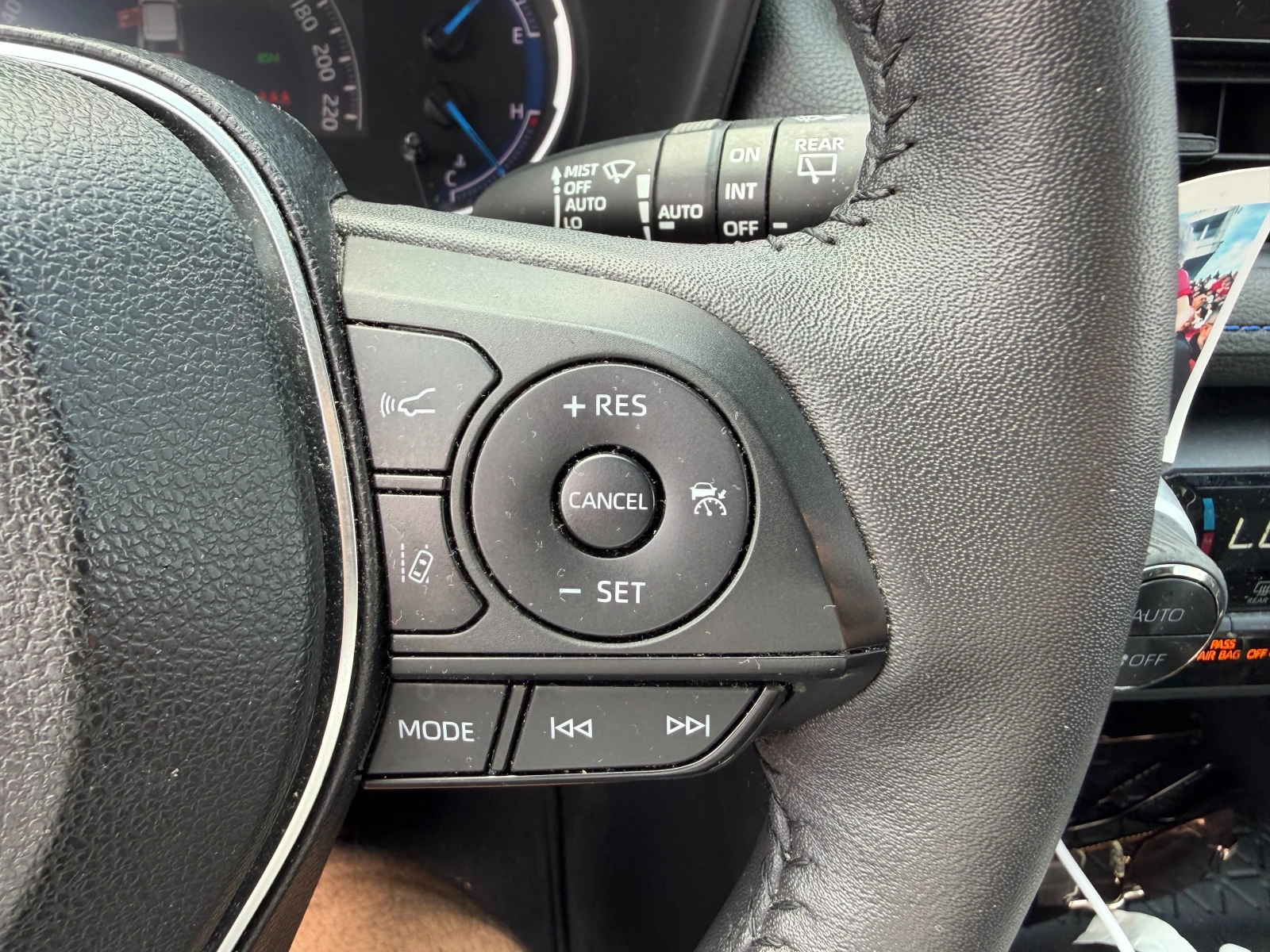 Toyota Rav4 SE 2.5 Hybrid / Малко км / Подгрев/ Дистроник, снимка 17 - Автомобили и джипове - 55724120