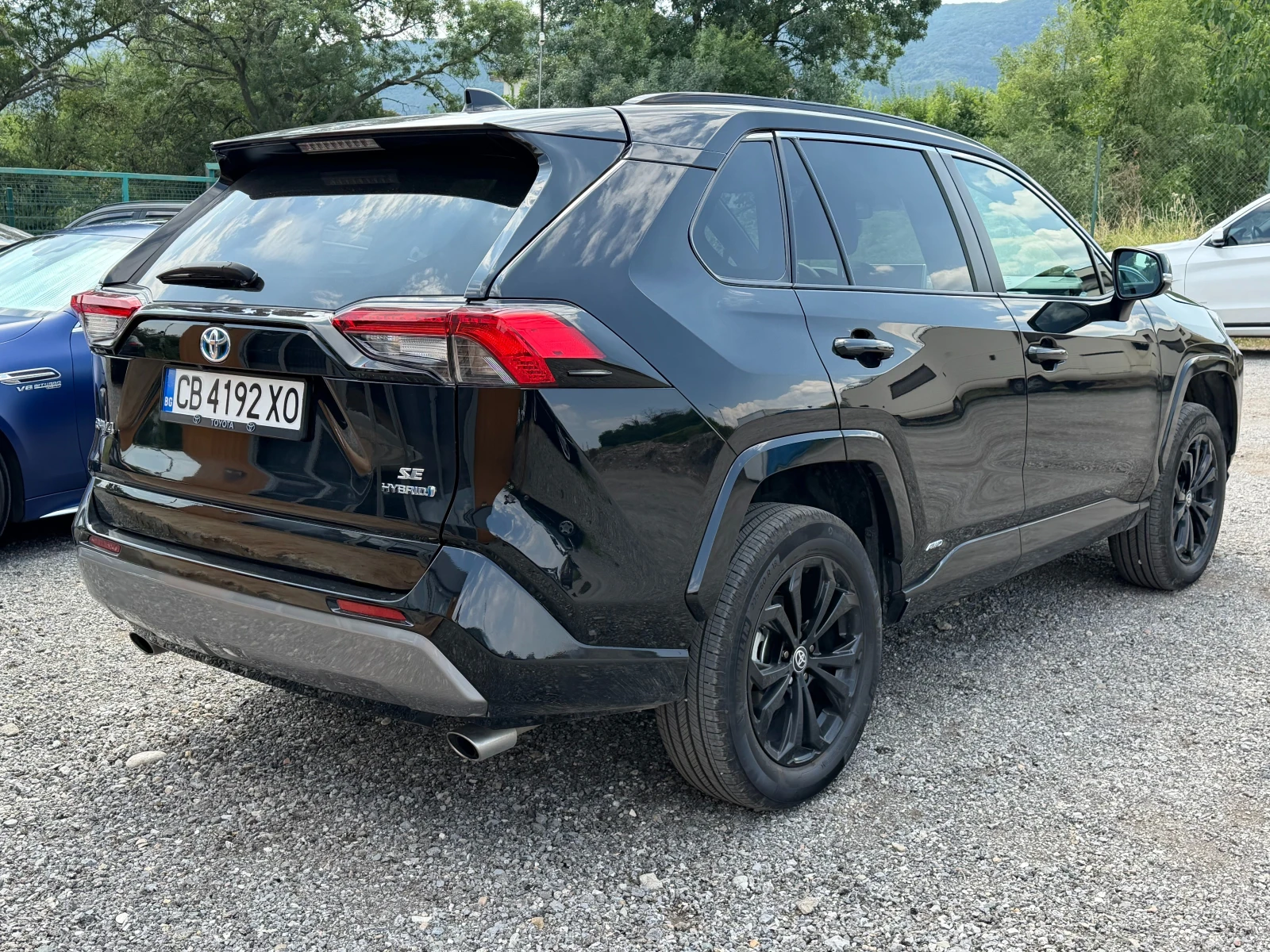 Toyota Rav4 SE 2.5 Hybrid / Малко км / Подгрев/ Дистроник, снимка 4 - Автомобили и джипове - 55724120