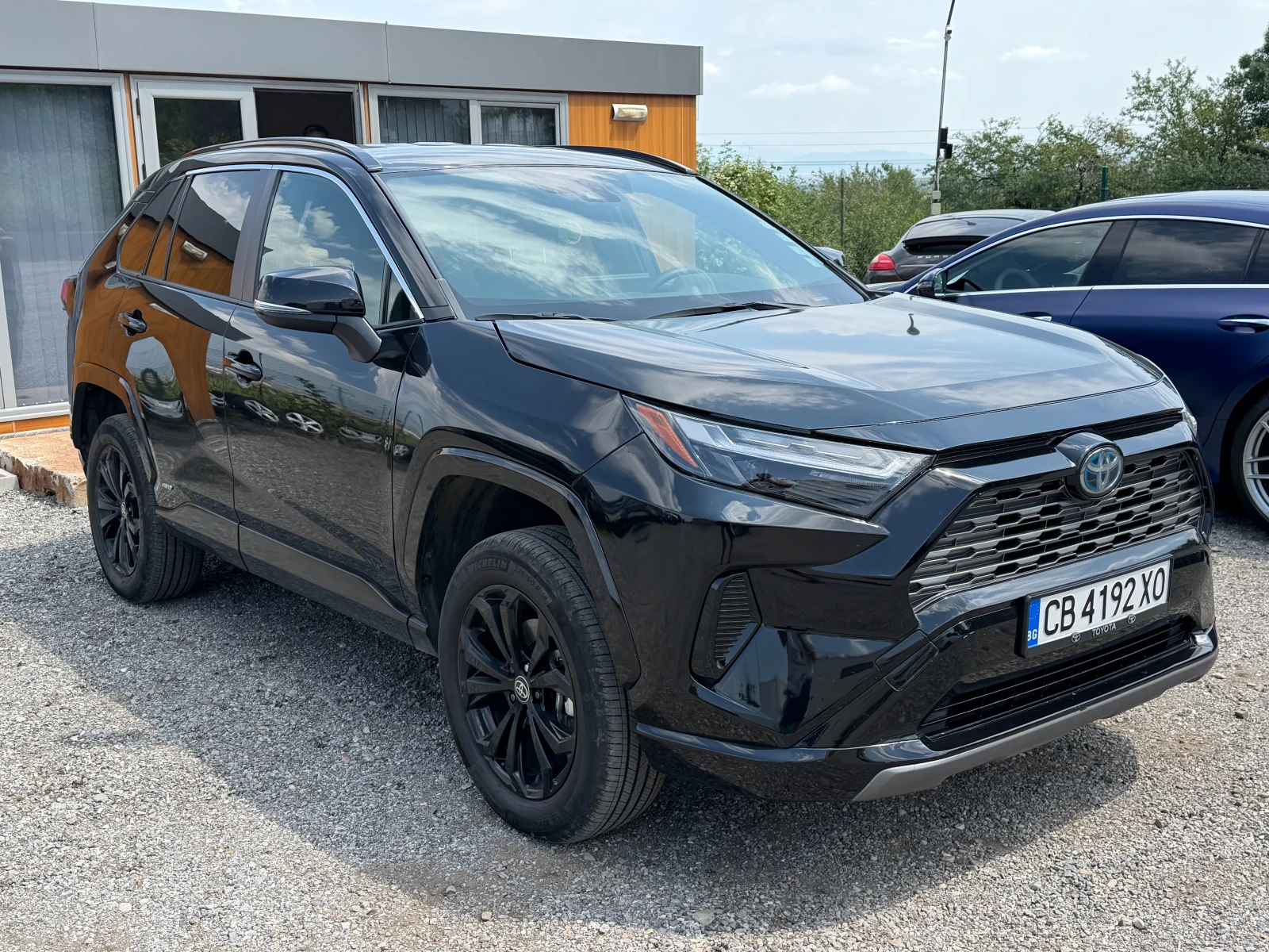 Toyota Rav4 SE 2.5 Hybrid / Малко км / Подгрев/ Дистроник