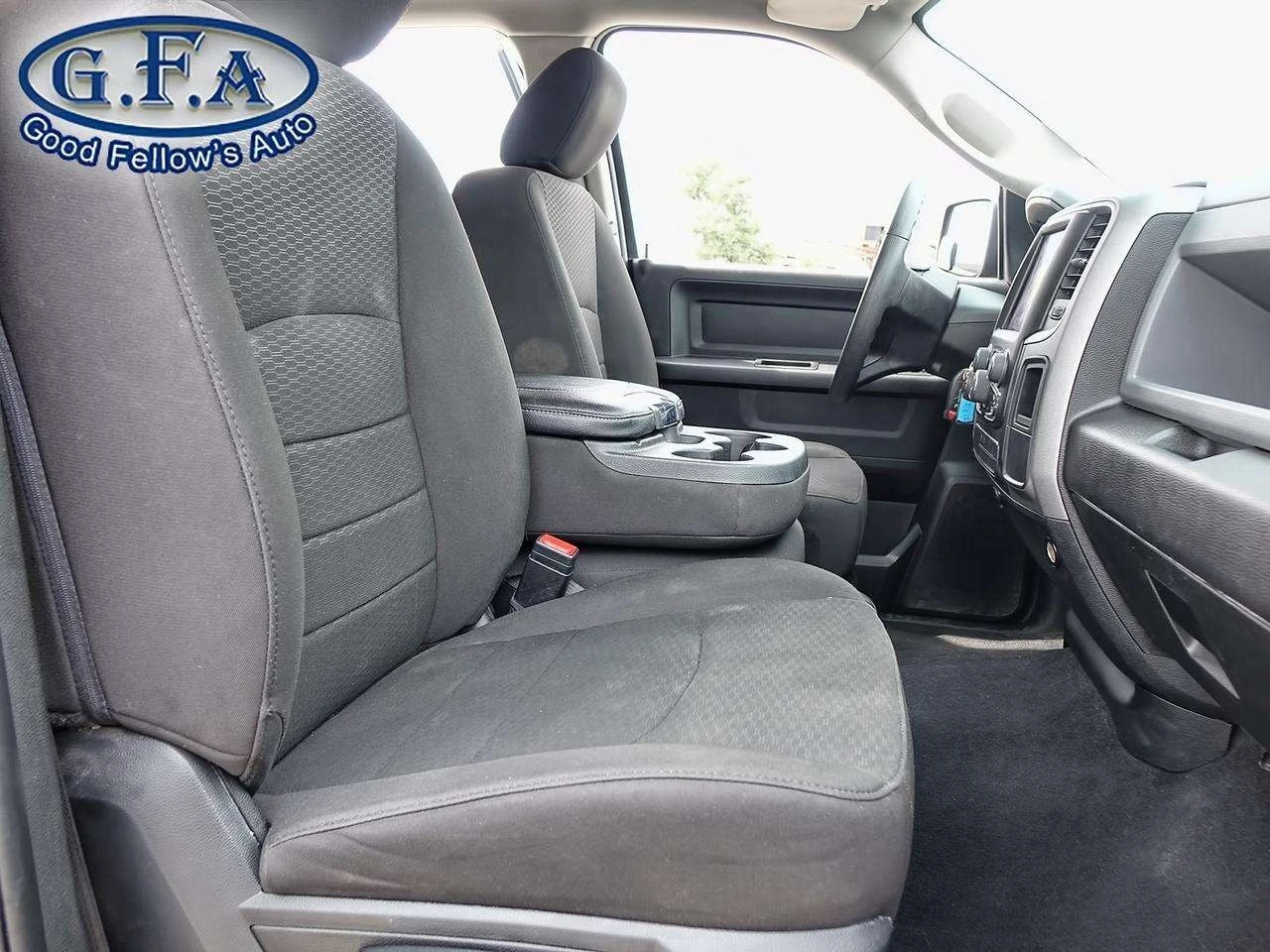 Dodge RAM 1500 * EXPRESS MODEL, CREW CAB, REARVIEW CAMERA* АВТОКР, снимка 14 - Автомобили и джипове - 56005967