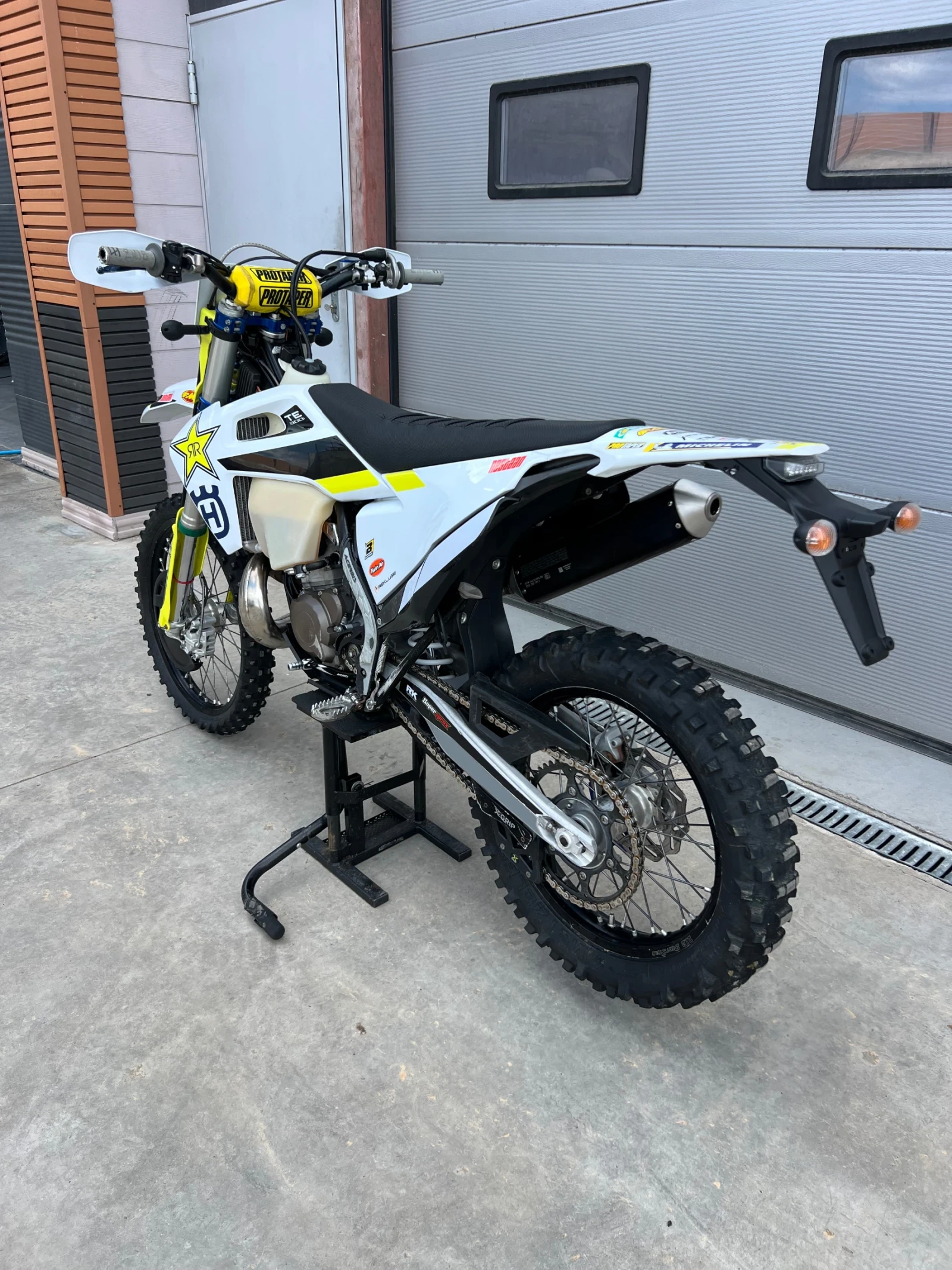 Husqvarna TE 300 TPI ROCSTAR - изображение 2