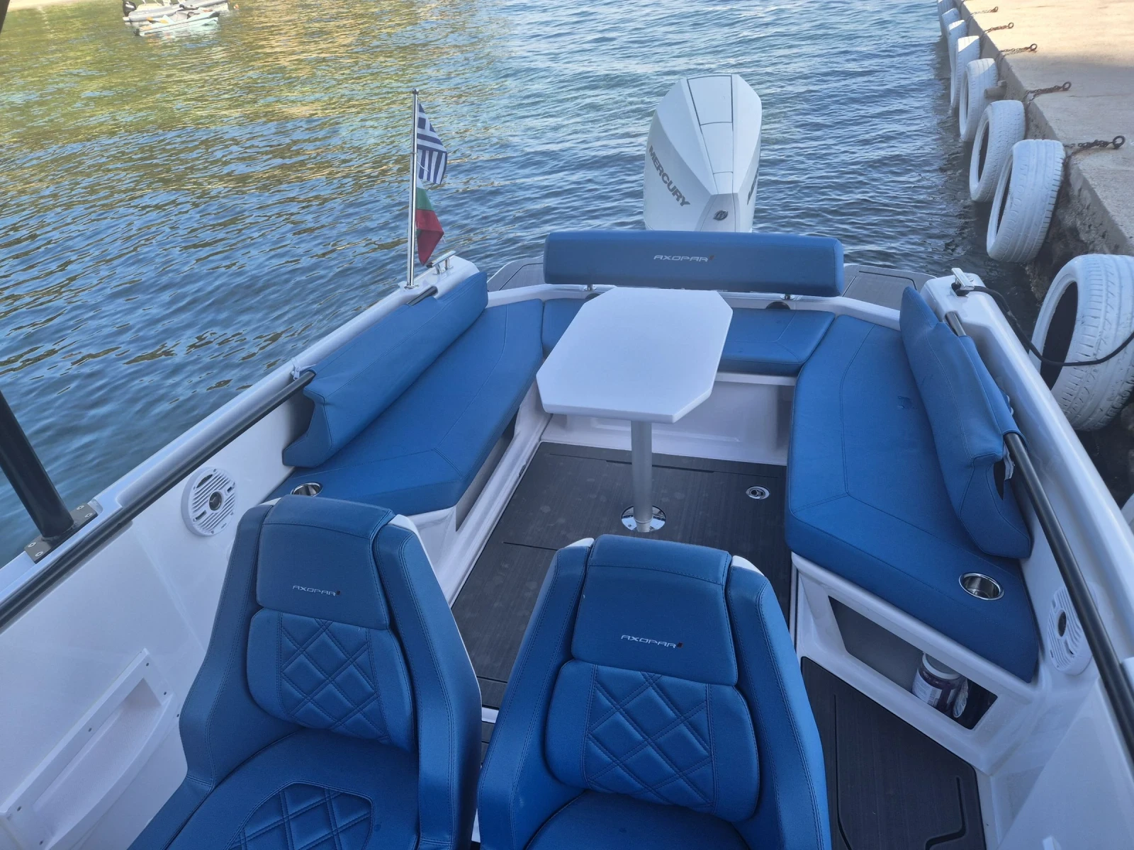 Моторна яхта Axopar 25Top cross , снимка 6 - Воден транспорт - 53689205