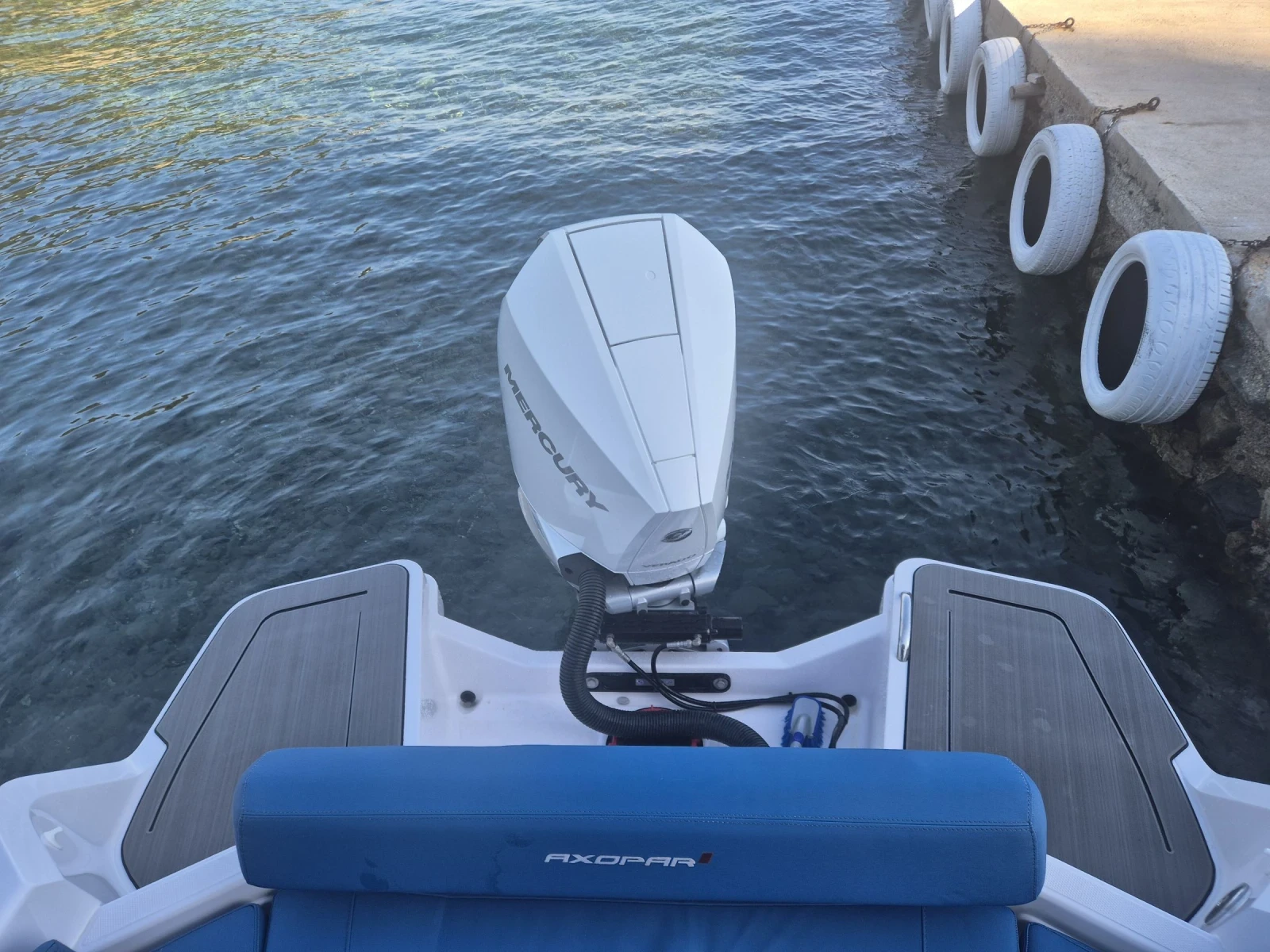 Моторна яхта Axopar 25Top cross , снимка 7 - Воден транспорт - 53689205