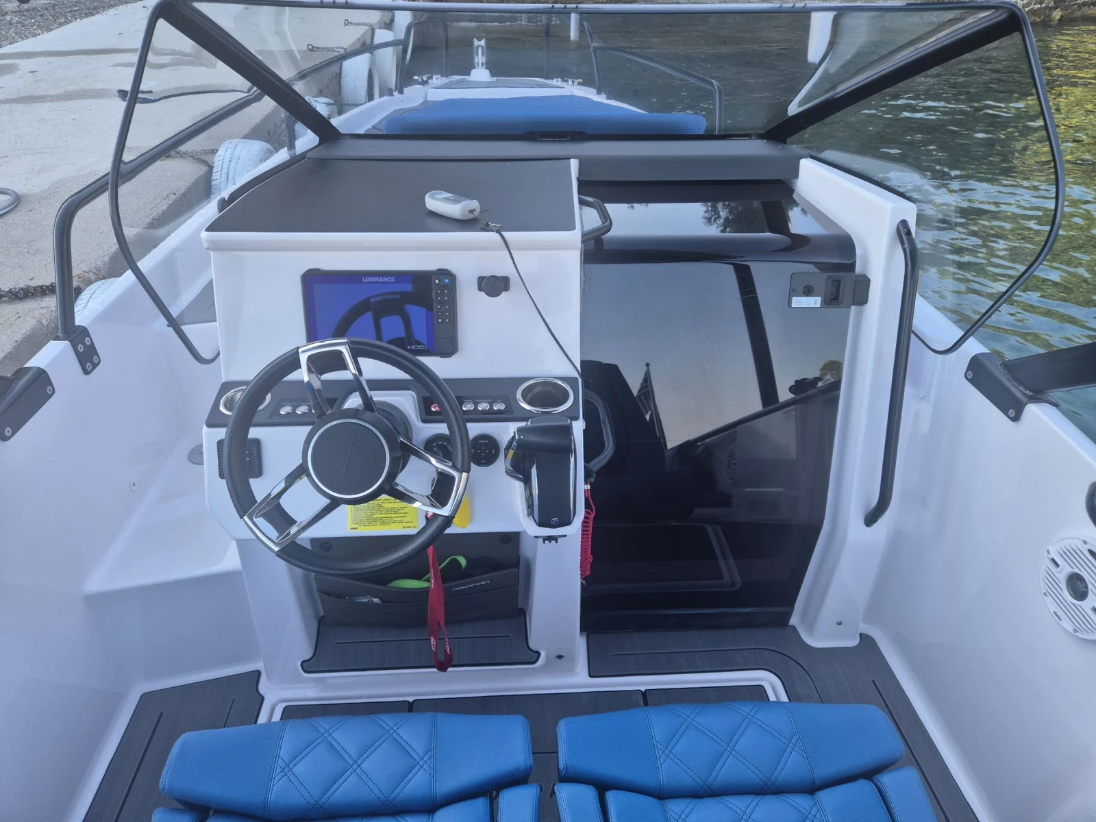 Моторна яхта Axopar 25Top cross , снимка 5 - Воден транспорт - 53689205