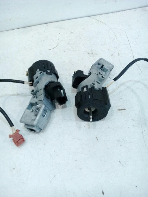 Контактен ключ Пежо 407 (1)